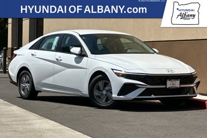 New 2025 Hyundai Elantra SE