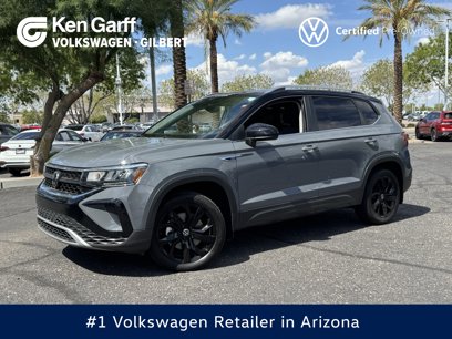 Used 2024 Volkswagen Taos SE w/ Panoramic Sunroof Package