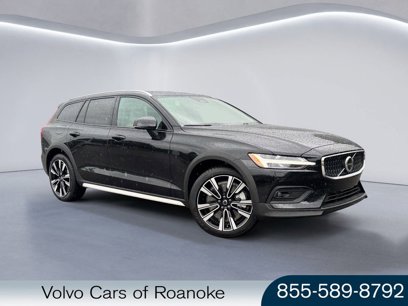 New 2025 Volvo V60 B5 Cross Country Ultra w/ Protection Package Premier