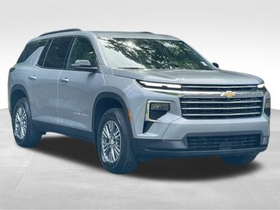 Used 2025 Chevrolet Traverse LT w/ Driver Confidence Package