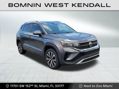 Used 2022 Volkswagen Taos SE w/ Panoramic Sunroof Package