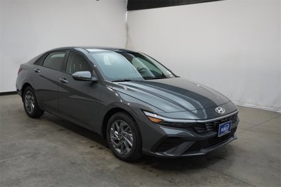 New 2025 Hyundai Elantra Blue