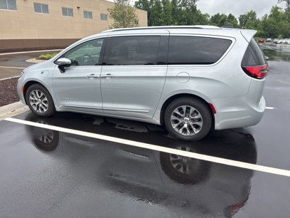 Used 2023 Chrysler Pacifica Pinnacle