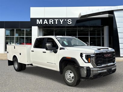 New 2025 GMC Sierra 3500 Pro w/ Convenience Package