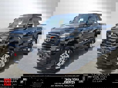 New 2025 Toyota Tacoma SR5