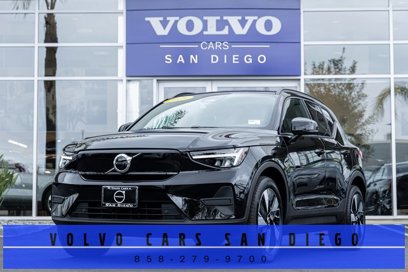 New 2025 Volvo EX40 Core w/ Climate Package