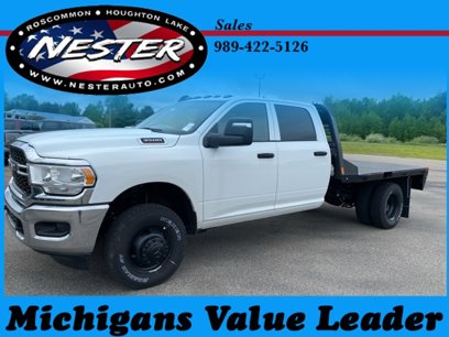 New 2024 RAM 3500 Tradesman w/ Chrome Appearance Group