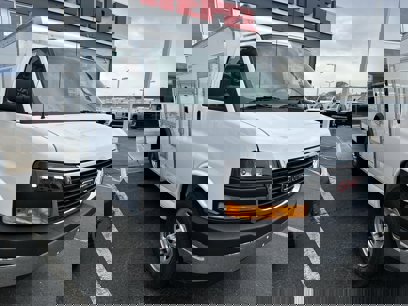 New 2025 GMC Savana 3500 w/ Power Convenience Package