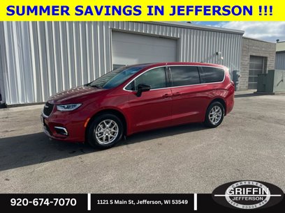 New 2025 Chrysler Pacifica Select