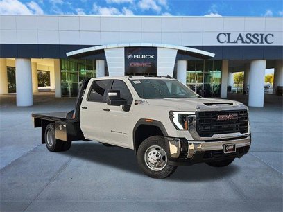 New 2025 GMC Sierra 3500 Pro w/ Convenience Package