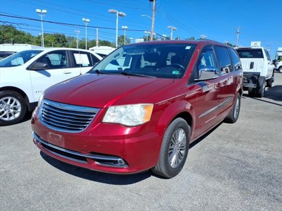 Used 2014 Chrysler Town & Country Touring-L