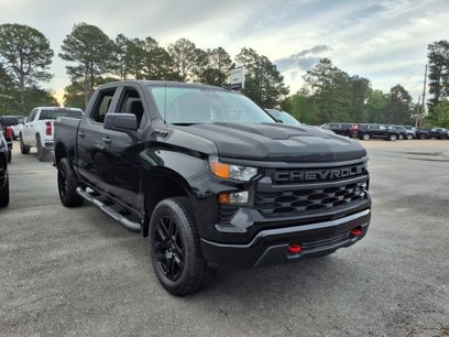 New 2025 Chevrolet Silverado 1500 Custom Trail Boss w/ LPO, Dark Essentials Package