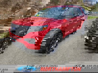 Certified 2022 Ford Explorer XLT w/ Equipment Group 202A