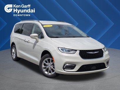 Used 2021 Chrysler Pacifica Touring-L w/ Premium & Safety Sphere Group