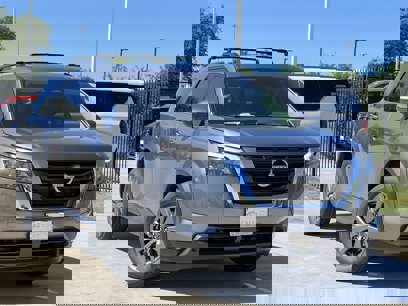New 2025 Nissan Pathfinder SV