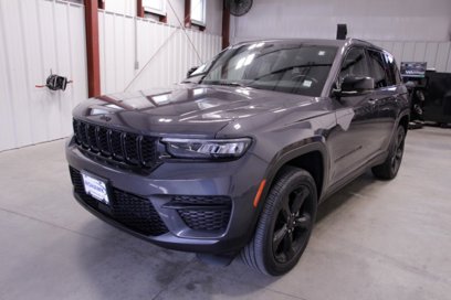 Used 2022 Jeep Grand Cherokee Altitude