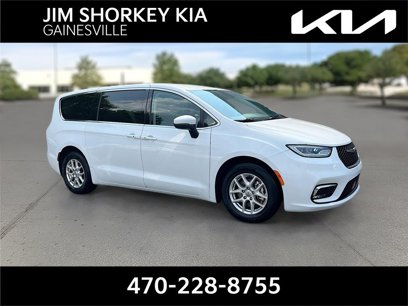 Used 2023 Chrysler Pacifica Touring-L