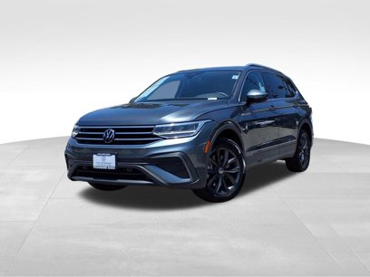 Used 2022 Volkswagen Tiguan SE w/ Panoramic Sunroof Package