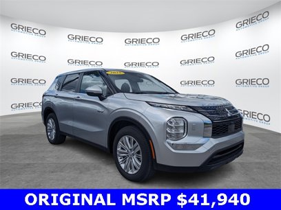 Used 2025 Mitsubishi Outlander ES