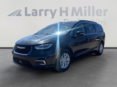 Certified 2022 Chrysler Pacifica Touring-L