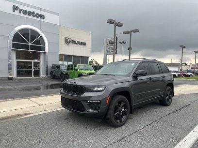 Used 2023 Jeep Grand Cherokee Limited w/ Black Appearance Package