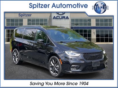 Used 2022 Chrysler Pacifica Limited w/ S Appearance Package