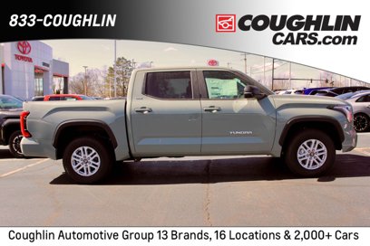 New 2025 Toyota Tundra SR5 w/ SR5 Premium Package