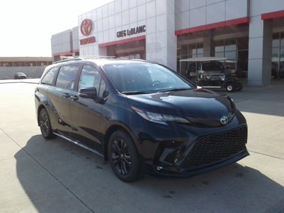 New 2025 Toyota Sienna XSE