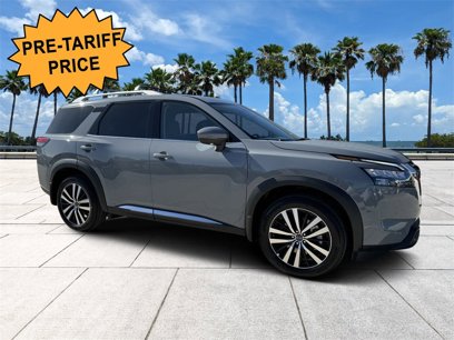 New 2025 Nissan Pathfinder Platinum w/ Cargo Package
