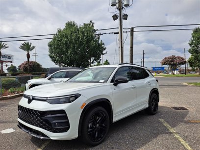 New 2025 Volkswagen Tiguan SE R-Line