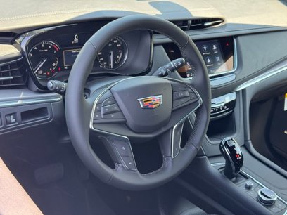 New 2025 Cadillac XT5 Luxury