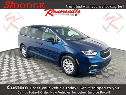 New 2025 Chrysler Pacifica Select