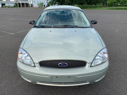 Used 2005 Ford Taurus SE