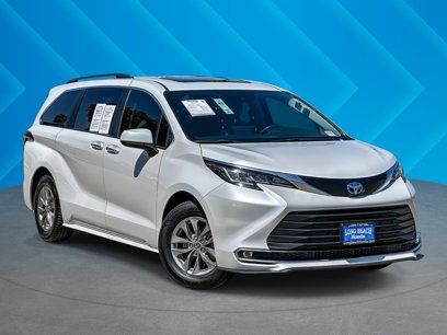 Used 2023 Toyota Sienna XLE