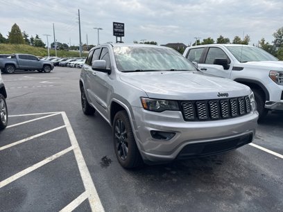 Used 2017 Jeep Grand Cherokee Altitude