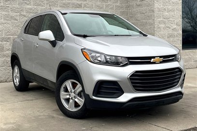Used 2022 Chevrolet Trax LS w/ Tint and Cruise Package