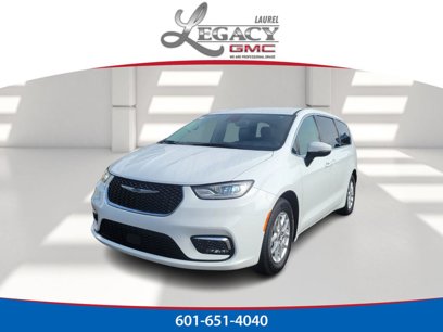 Used 2023 Chrysler Pacifica Touring-L