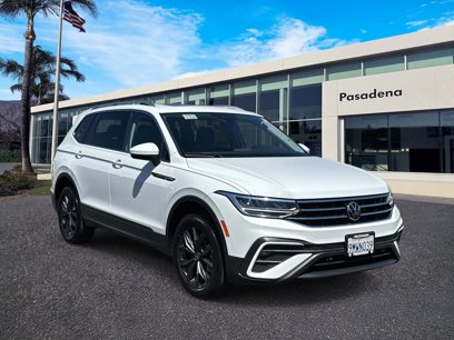 Certified 2024 Volkswagen Tiguan SE w/ Panoramic Sunroof Package