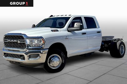 New 2024 RAM 3500 Tradesman w/ Chrome Appearance Group