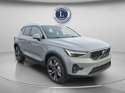 New 2025 Volvo XC40 B5 Plus w/ Protection Package Premier