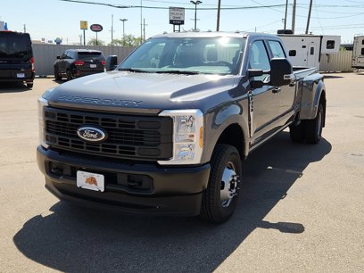 New 2025 Ford F350 4x4 Crew Cab DRW Super Duty