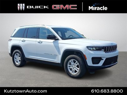Used 2022 Jeep Grand Cherokee Laredo w/ Luxury Tech Group I