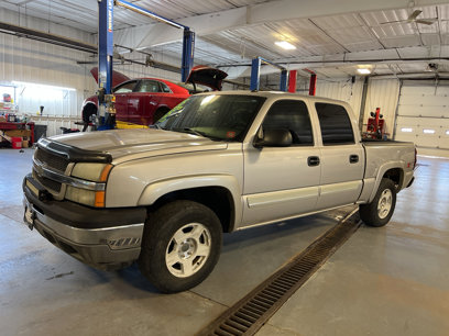 Used 2005 Chevrolet Silverado 1500 w/ Light Duty Power Package