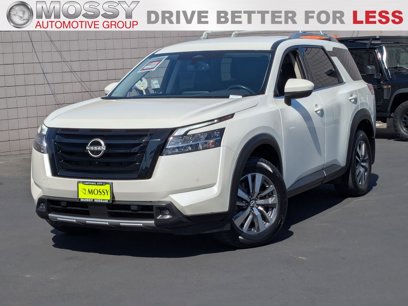 Certified 2022 Nissan Pathfinder SL w/ SL Black Package