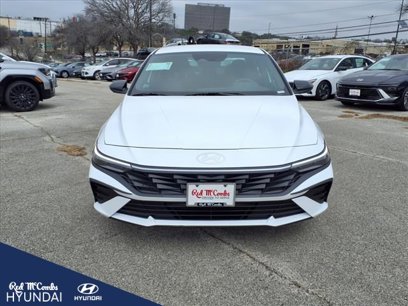 New 2025 Hyundai Elantra SEL