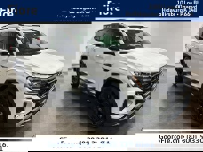 New 2025 Volkswagen Atlas Peak Edition SE