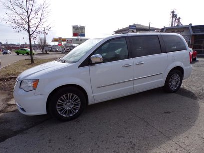 Used 2015 Chrysler Town & Country Touring-L w/ Driver Convenience Group