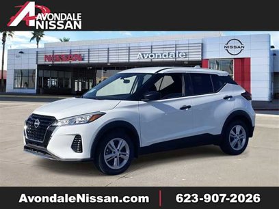 New 2025 Nissan Kicks Play S
