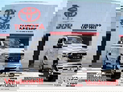 Used 2022 RAM 1500 Limited w/ Body Color Bumper Group