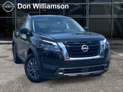 New 2025 Nissan Pathfinder SV w/ SV Premium Package